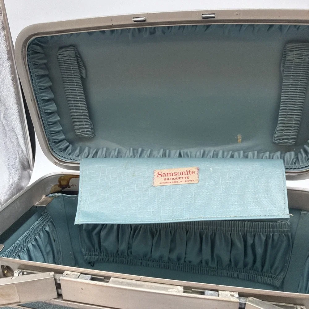Samsonite 1970s True Vintage Blue  Vanity Case Mirror Locking No  tray